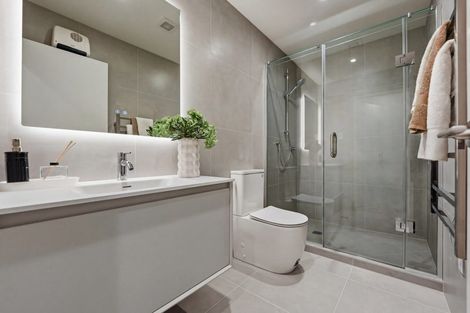 Photo of property in 72b Sycamore Drive, Sunnynook, Auckland, 0620