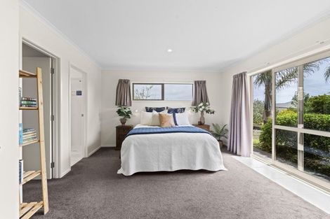 Photo of property in 3a Honeyfield Drive, Whalers Gate, New Plymouth, 4310