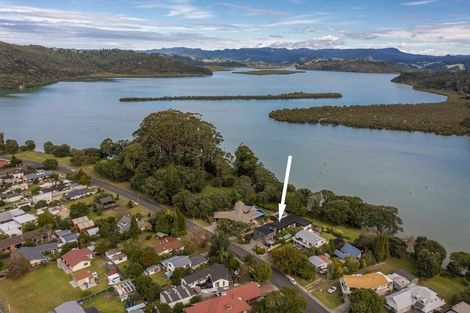 Photo of property in 6 Robinson Road, Whitianga, 3510