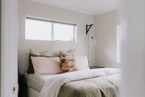 Photo of property in 32 Seaward Place, Wattle Downs, Auckland, 2103