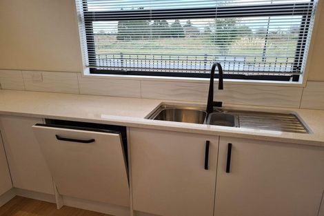 Photo of property in 8 Koral Lane, Broomfield, Christchurch, 8042