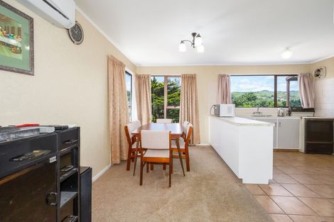 Photo of property in 71 Fyvie Avenue, Tawa, Wellington, 5028