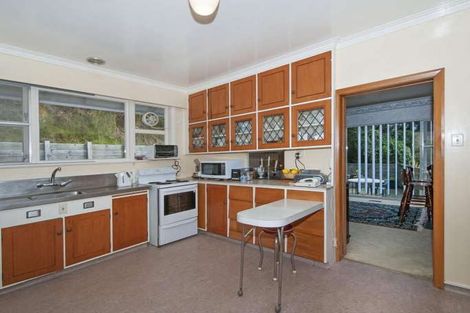 Photo of property in 229 Whites Line East, Waiwhetu, Lower Hutt, 5010