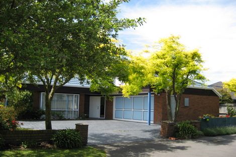 Photo of property in 18 Claverley Gardens, Avonhead, Christchurch, 8042