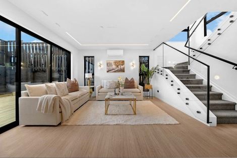 Photo of property in 7d Sirius Place, Botany Downs, Auckland, 2010