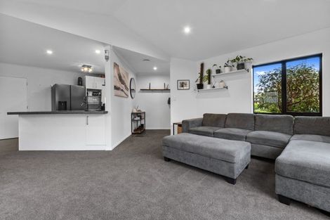 Photo of property in 18 Rosella Drive, Welcome Bay, Tauranga, 3112