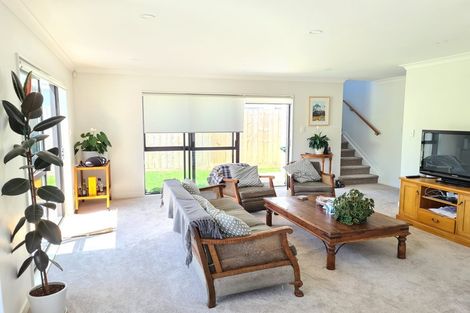 Photo of property in 49 Umu Place, Mangere, Auckland, 2022