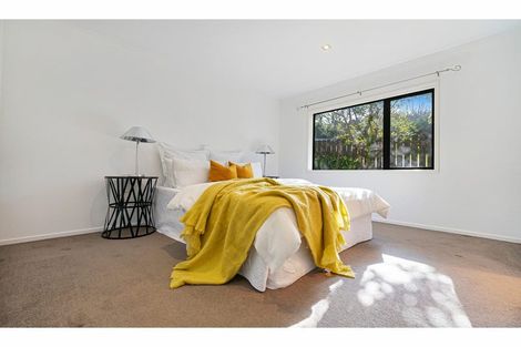 Photo of property in 17a Atkinson Road, Titirangi, Auckland, 0604