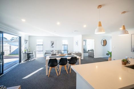 Photo of property in 3 Stratford Court, Fitzherbert, Palmerston North, 4410