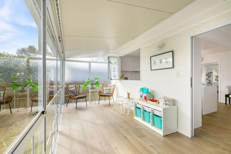 Photo of property in 19 Brennan Avenue, Te Atatu Peninsula, Auckland, 0610