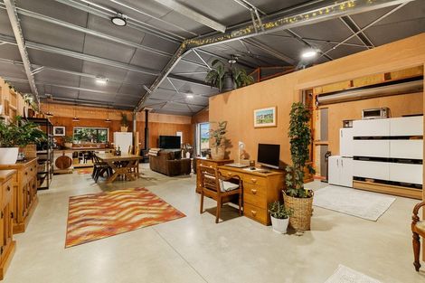 Photo of property in 411a Maori Point Road, Tarras, Cromwell, 9383