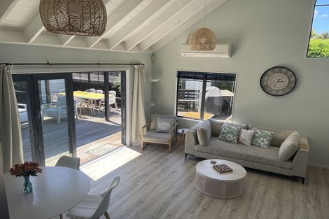 Photo of property in 16 Beach Crescent, Waikuku Beach, 7473