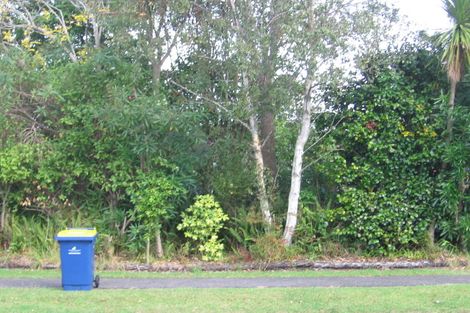 Photo of property in 99a Mcleod Road, Te Atatu South, Auckland, 0610