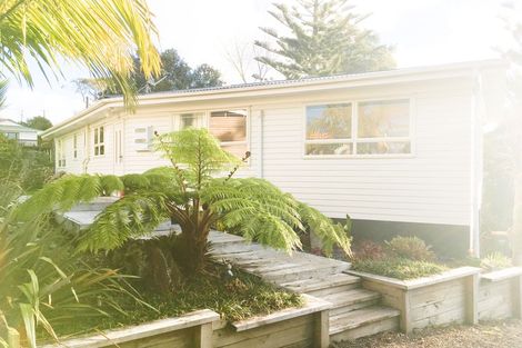 Photo of property in 10 Dobell Road, Stanmore Bay, Whangaparaoa, 0932