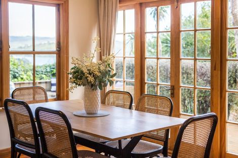 Photo of property in 28 Kiriwai Road, Paremata, Porirua, 5024