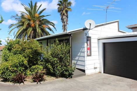 Photo of property in 7b Edgewater Parade, Waiuku, 2123
