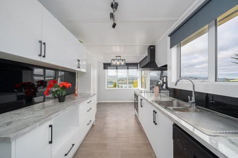 Photo of property in 12 Whenua View, Titahi Bay, Porirua, 5022