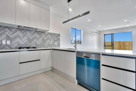 Photo of property in 12 Woven Place, Karaka, Papakura, 2113