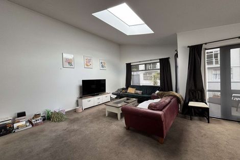 Photo of property in Fernhill Flats, 3/324 The Terrace, Te Aro, Wellington, 6011