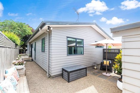 Photo of property in 37 Kings Road, Panmure, Auckland, 1072