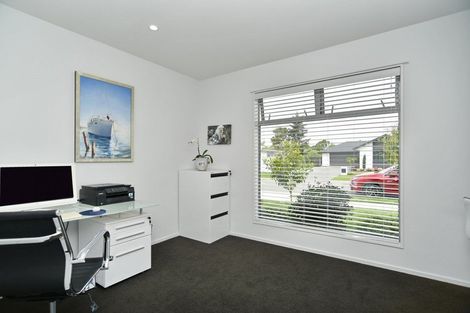 Photo of property in 24 Chatsworth Avenue, Rangiora, 7400