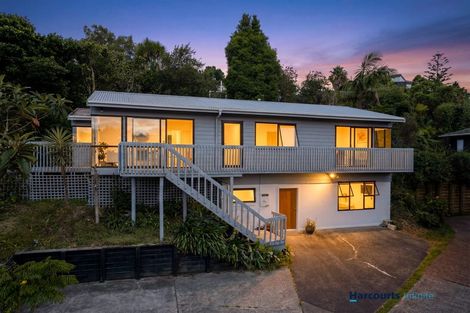 Photo of property in 2/27 Flavia Close, Torbay, Auckland, 0630