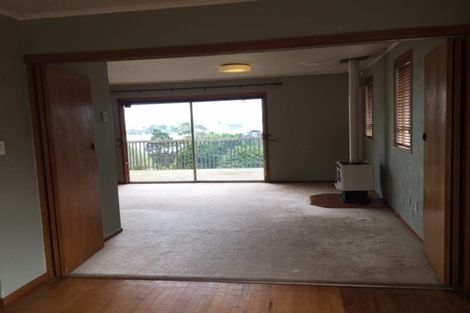 Photo of property in 21 Oruamo Place, Beach Haven, Auckland, 0626