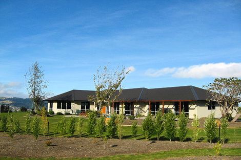 Photo of property in 1 Caleb Place, Helensburgh, Dunedin, 9010