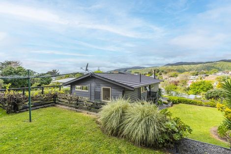 Photo of property in 19 Renown Road, Raumati South, Paraparaumu, 5032