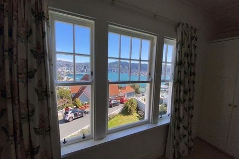 Photo of property in 57 The Crescent, Roseneath, Wellington, 6011