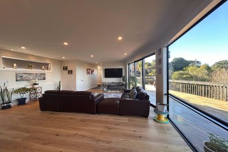 Photo of property in 645-649 South Titirangi Road, Titirangi, Auckland, 0604
