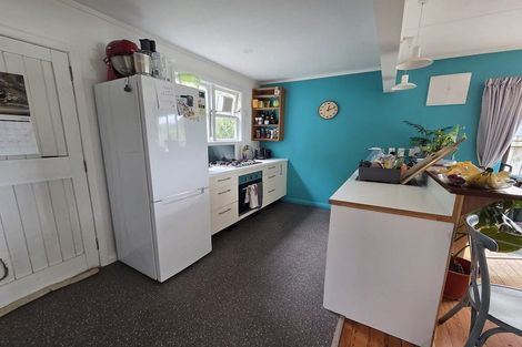 Photo of property in 12 Robertson Street, Owhiro Bay, Wellington, 6023