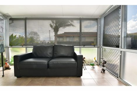 Photo of property in 1/127 Centreway Road, Orewa, 0931