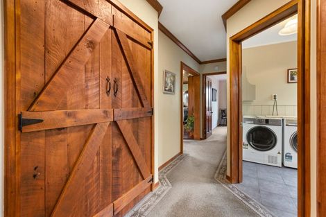 Photo of property in 5 Bosworth Street, Egmont Village, 4372