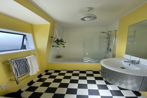 Photo of property in 3/100 Lyall Parade, Lyall Bay, Wellington, 6022