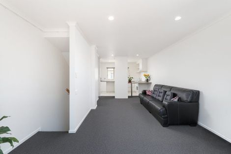 Photo of property in 3/4 Keeling Road, Henderson, Auckland, 0612