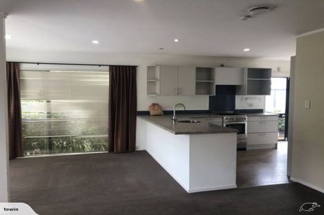 Photo of property in 48 Topliss Drive, Northcross, Auckland, 0632