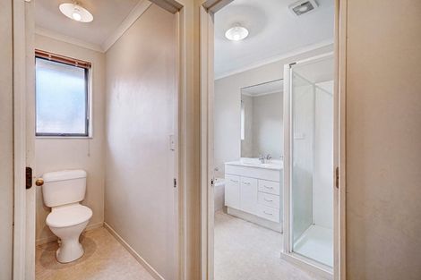 Photo of property in 11 Plumstead Rise, Glen Eden, Auckland, 0602
