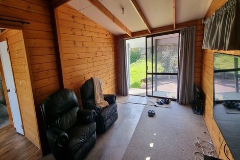 Photo of property in 96 Waimumu Road, Massey, Auckland, 0614