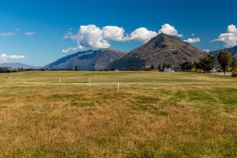 Photo of property in 28 Cunninghams Drive, Jacks Point, Queenstown, 9371