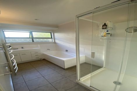 Photo of property in 1/4 Shakespeare Road, Milford, Auckland, 0620