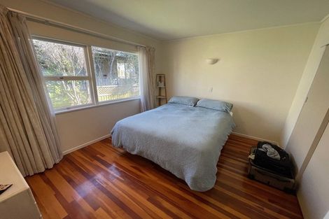 Photo of property in 10a Second Avenue, Stanley Point, Auckland, 0624