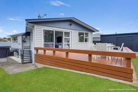 Photo of property in 2 Bromley Place, Westown, New Plymouth, 4310