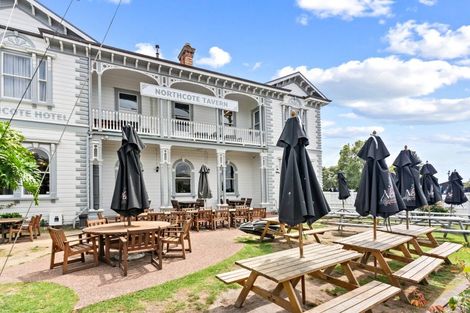 Photo of property in 1/219 Lake Road, Belmont, Auckland, 0622