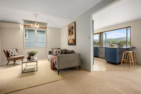 Photo of property in 15 Tainui Terrace, Tawa, Wellington, 5028