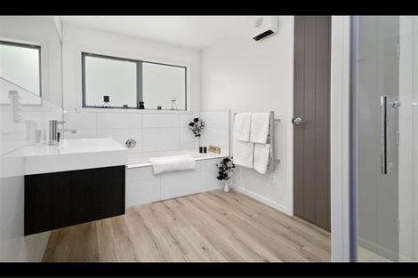 Photo of property in 14 Flotilla Place, Whitby, Porirua, 5024