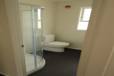Photo of property in 2/10 Norman Road, Hauraki, Auckland, 0622