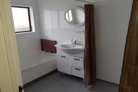 Photo of property in 2/33 Thorburn Avenue, Red Beach, 0932