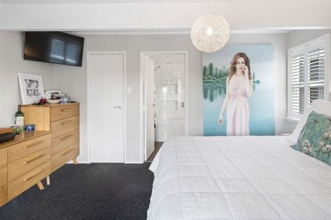 Photo of property in 2/65 Park Rise, Campbells Bay, Auckland, 0630