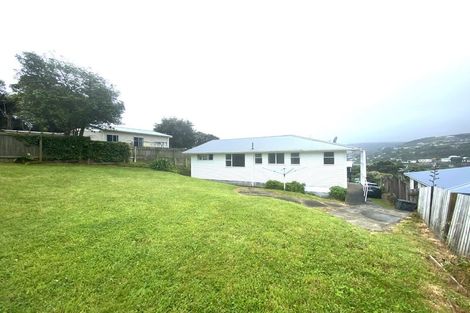 Photo of property in 17 The Drive, Tawa, Wellington, 5028